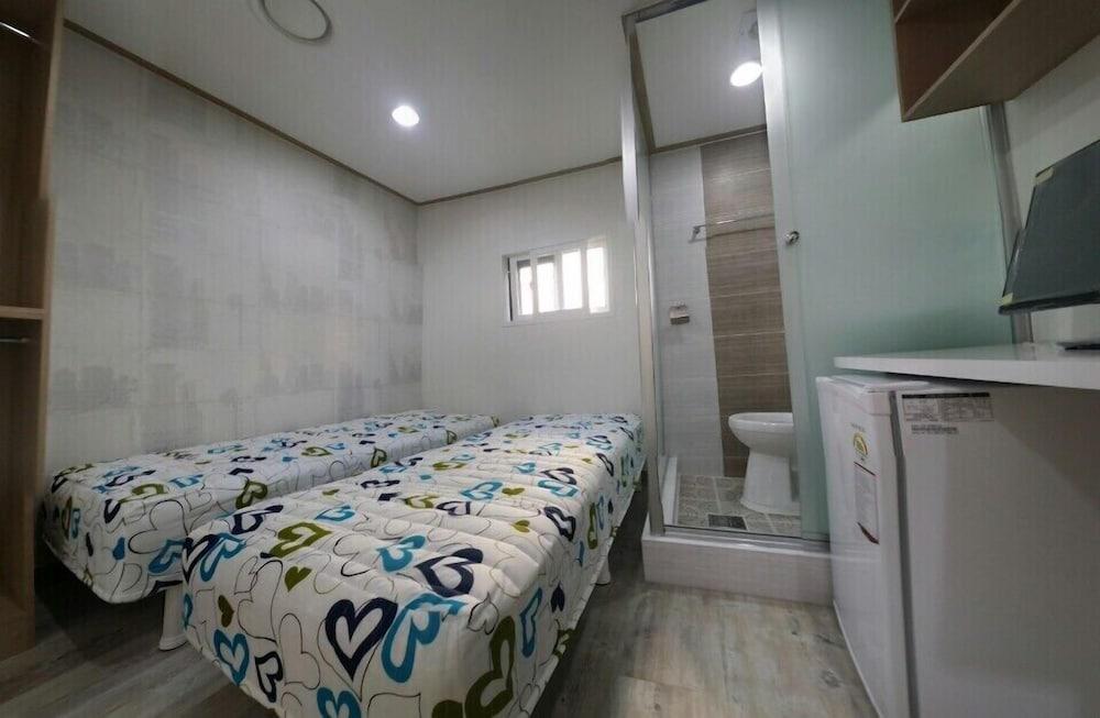 Don Quixote Hotel 2*