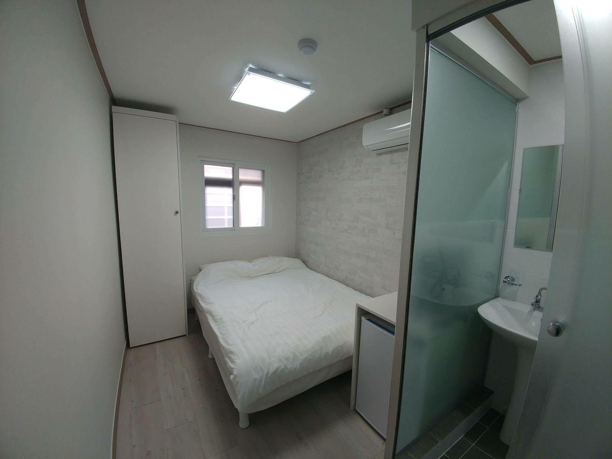 Don Quixote Hotel 2*